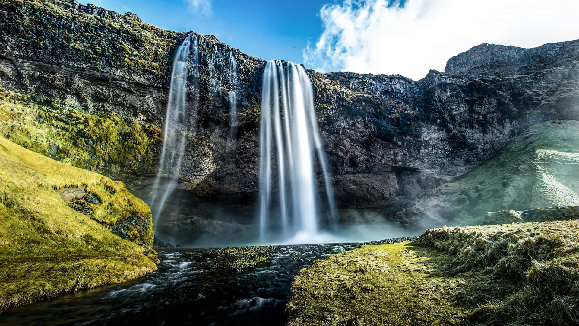 Explorael Majestuoso Paisaje De Islandia. Fondo de pantalla