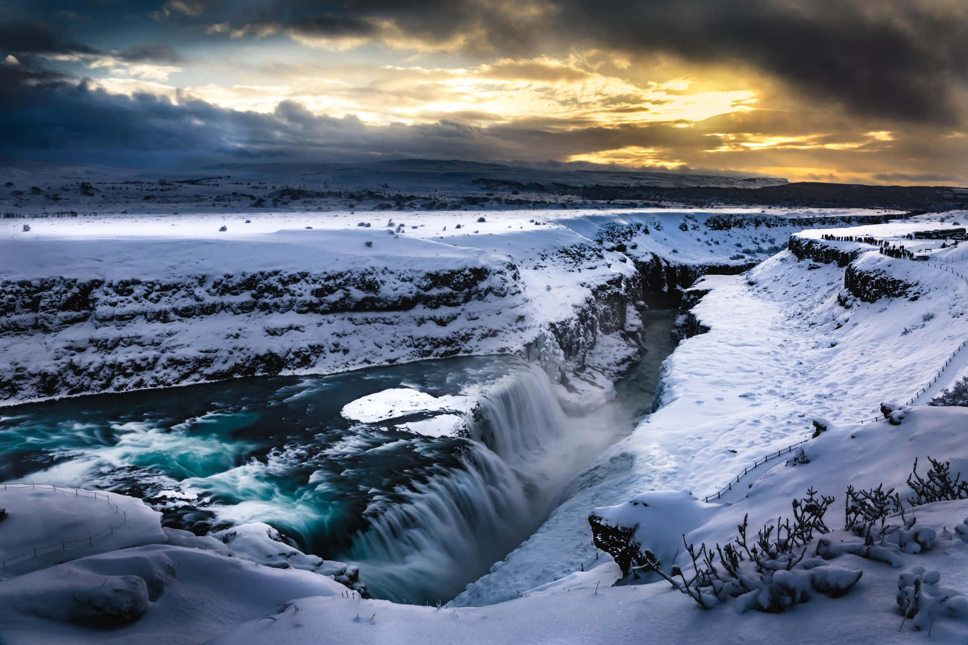 Impresionantevista De La Laguna Del Glaciar En Islandia. Fondo de pantalla