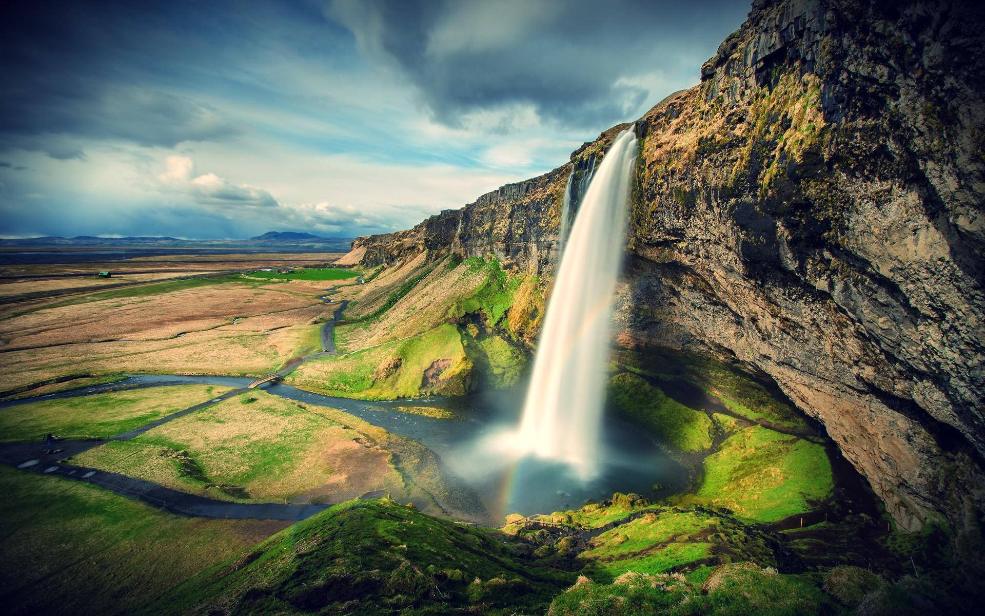 Iceland Rocky Mountain Waterfalls Wallpaper