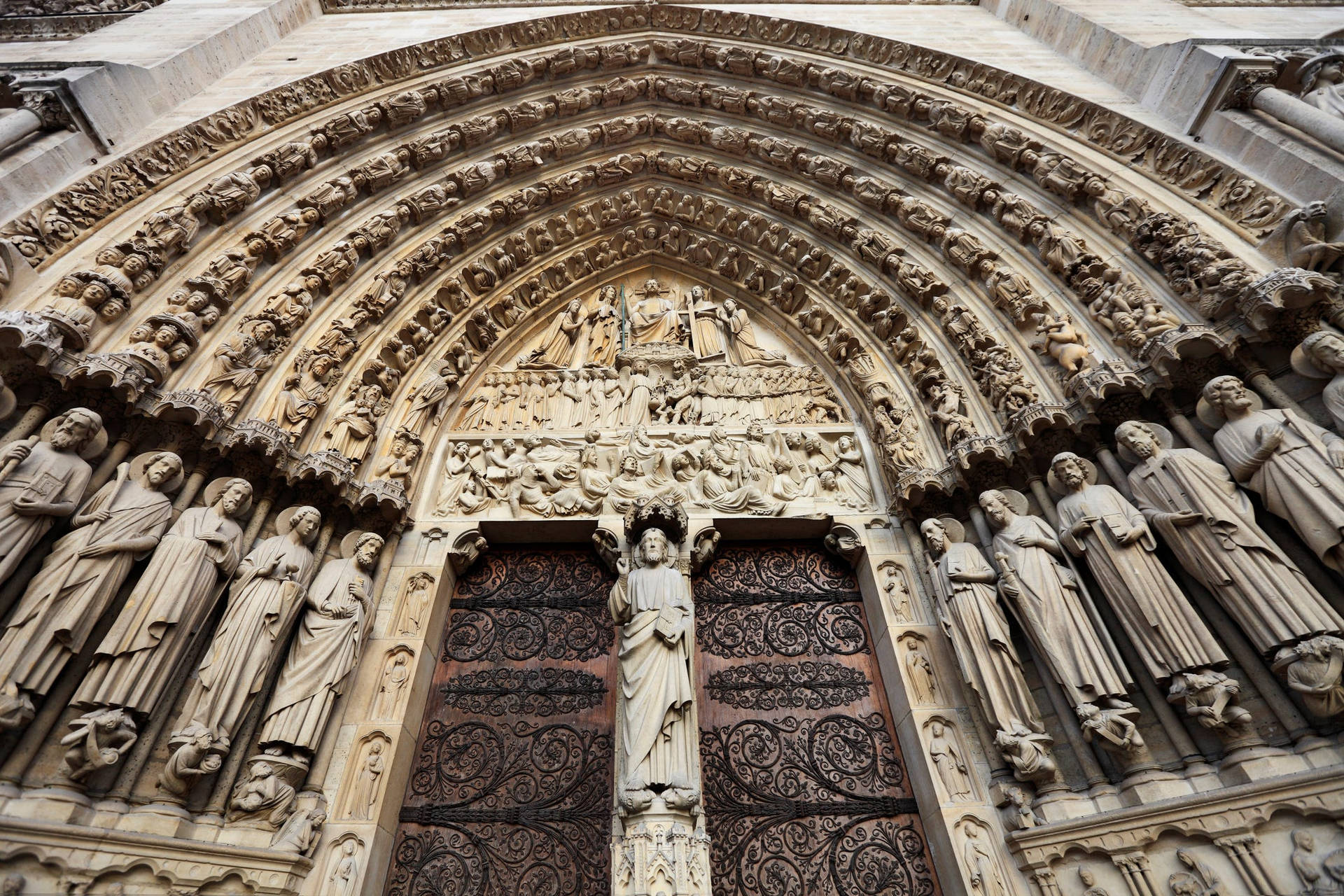 Porcheicónico De Notre Dame Fondo de pantalla