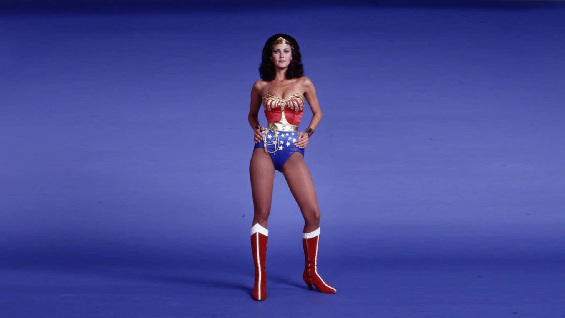 Iconische Wonder Woman Pose Lynda Carter Achtergrond