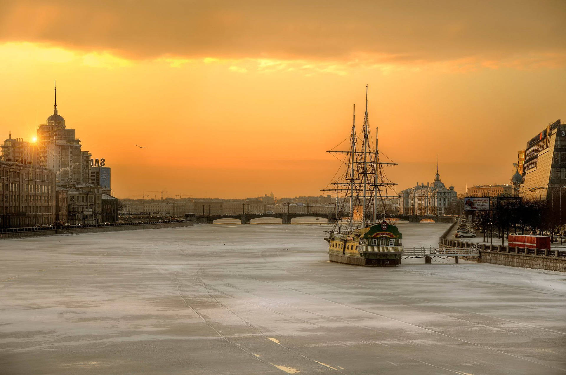 Icy River In St. Petersburg Wallpaper