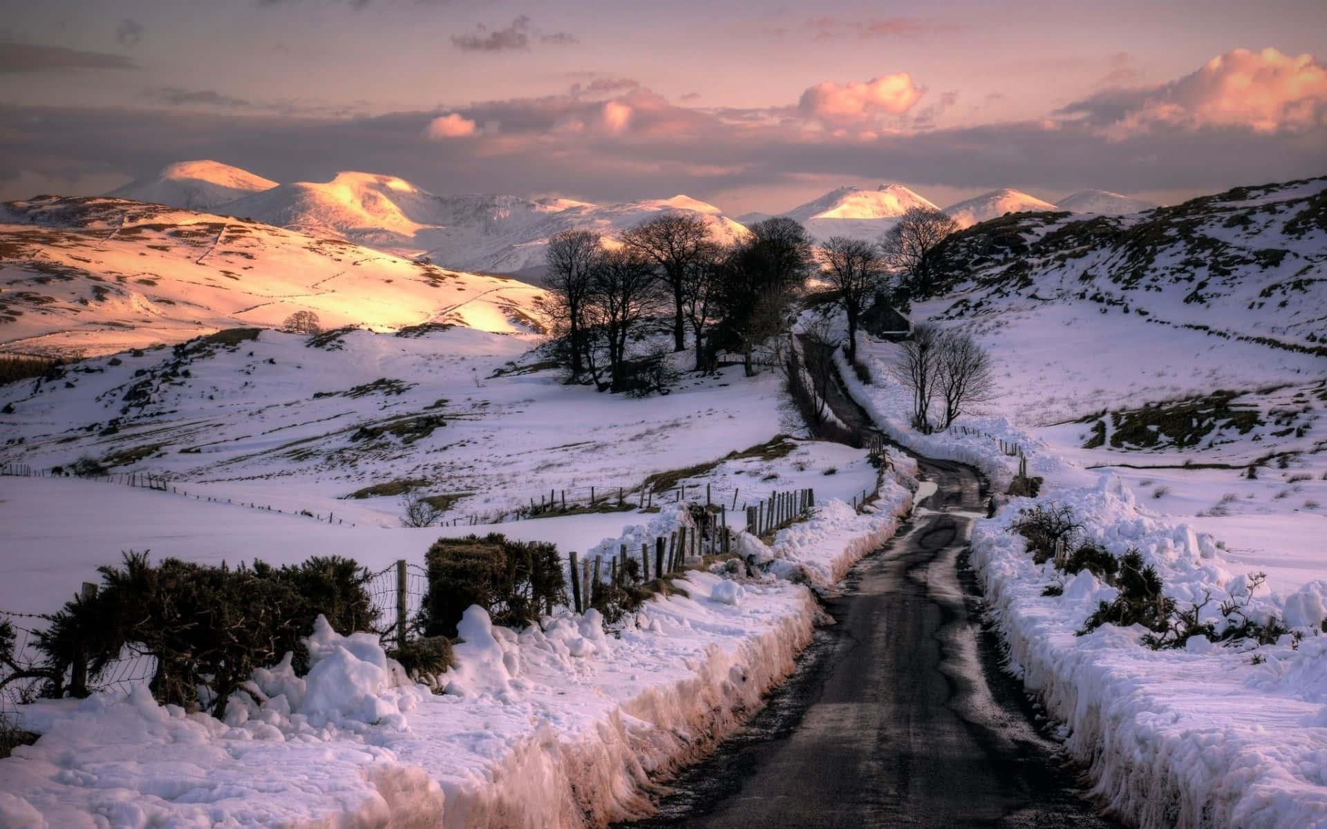 Dangerous Icy Road during winter Wallpaper