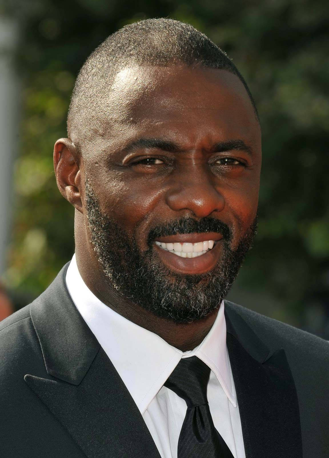 Idris Elba In Suit And Tie Wallpaper