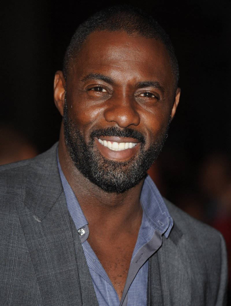 Idris Elba Smiling Wallpaper