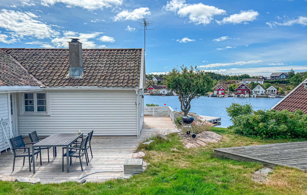 Idyllic Kristiansand Waterfront Home Wallpaper