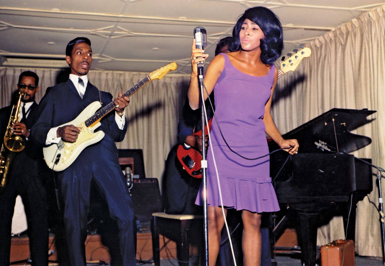 Ike And Tina Tuner Performance 60s Wallpaper