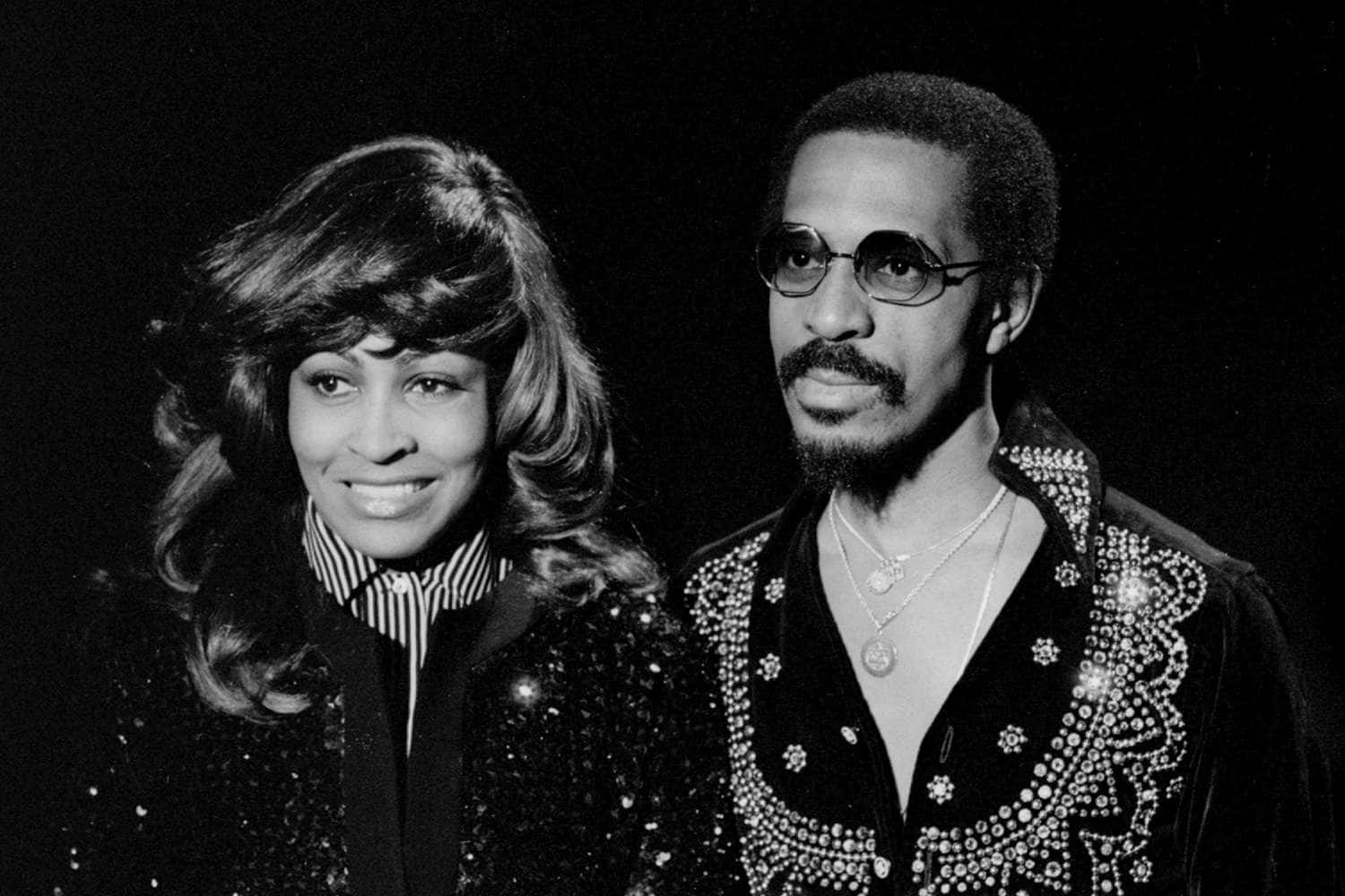 Ike & Tina Turner Valokeilassa Taustakuva