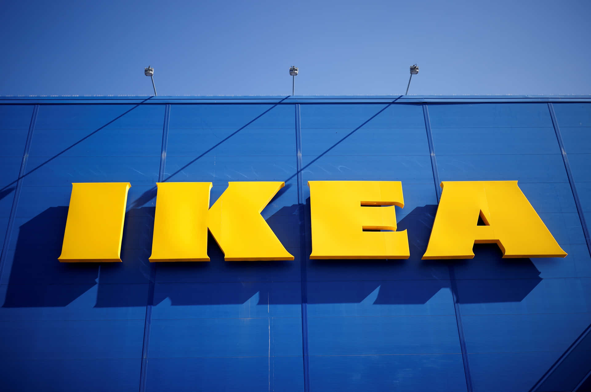 Ilnuovo Logo Di Ikea È Su Un Edificio Blu.