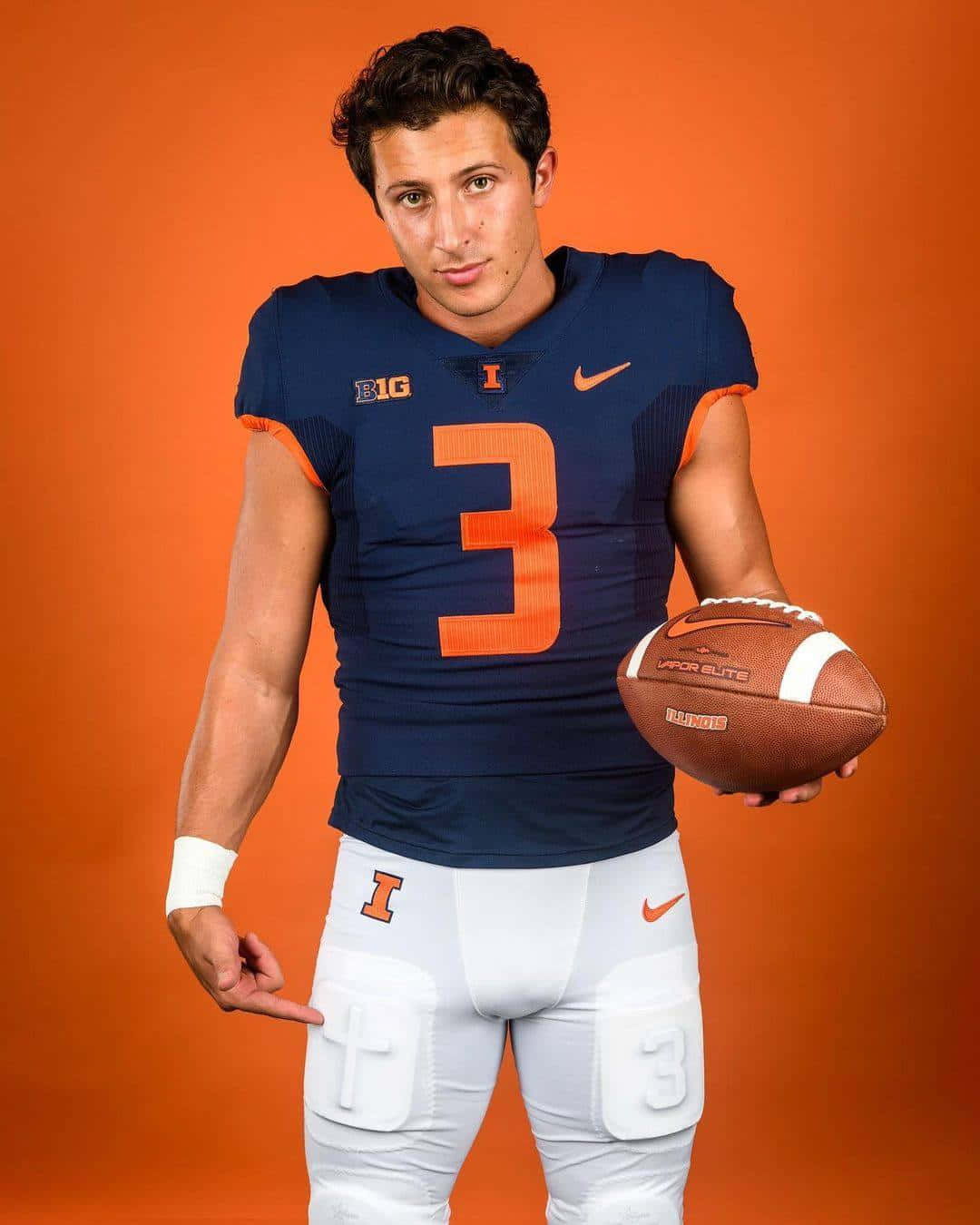 Illinois Football Player Portrait Wallpaper