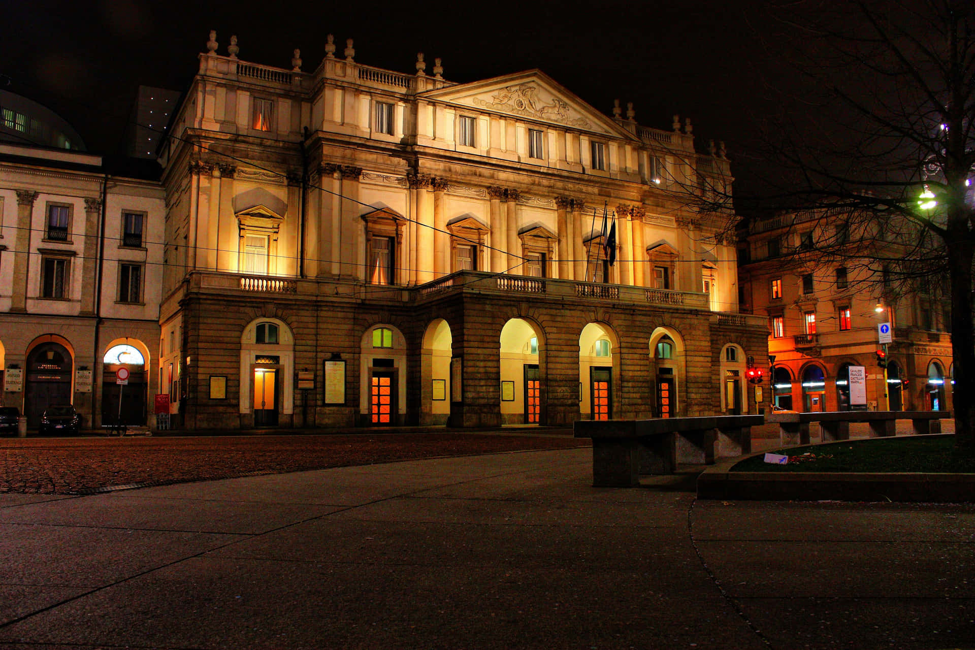 Illuminated La Scala Opera House At Night Wallpaper