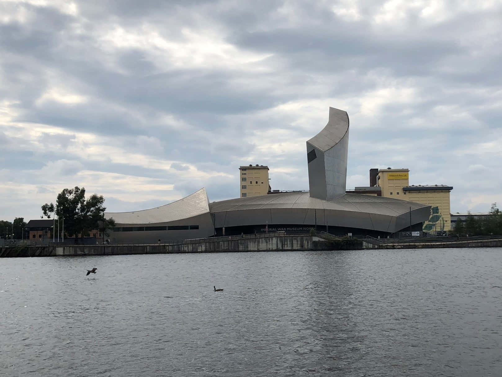 Imperial War Museum North Salford Quays Wallpaper