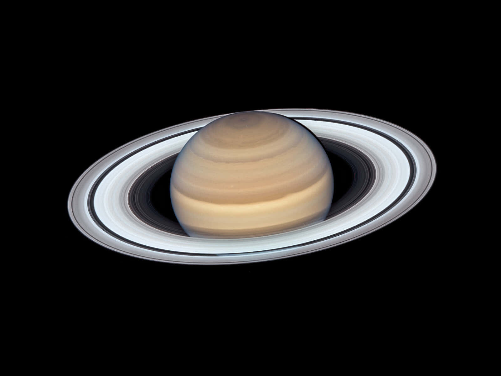 Impresionantevista De Saturno Y Sus Majestuosos Anillos.