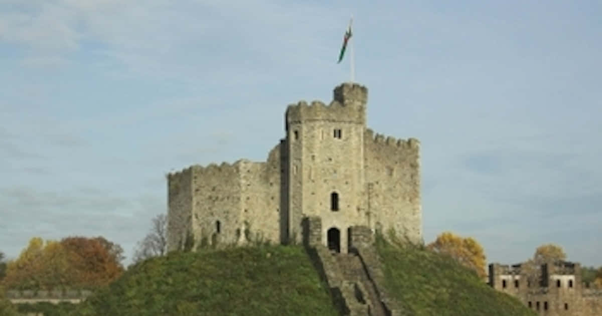 Imponerandeutsikt Över Cardiff Castle Wallpaper