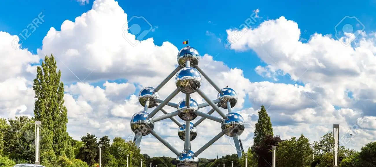 Impressive View Of The Iconic Atomium Structure In Brussels, Belgium Wallpaper