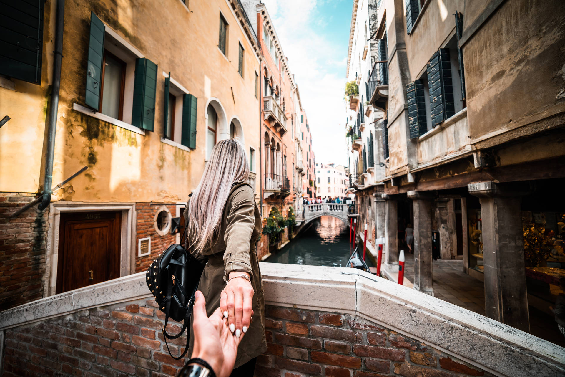 Verliebtepaare Im Urlaub In Italien Wallpaper