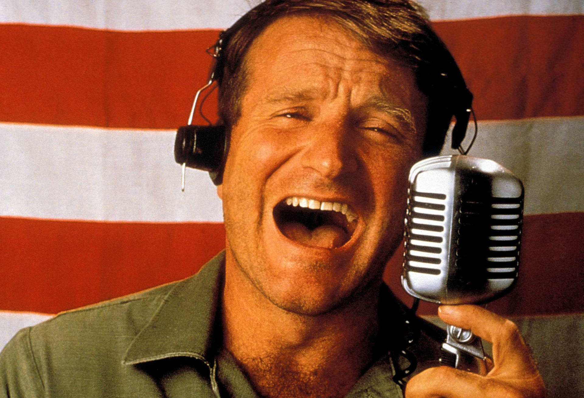 Incredible Robin Williams Singing Career Wallpaper