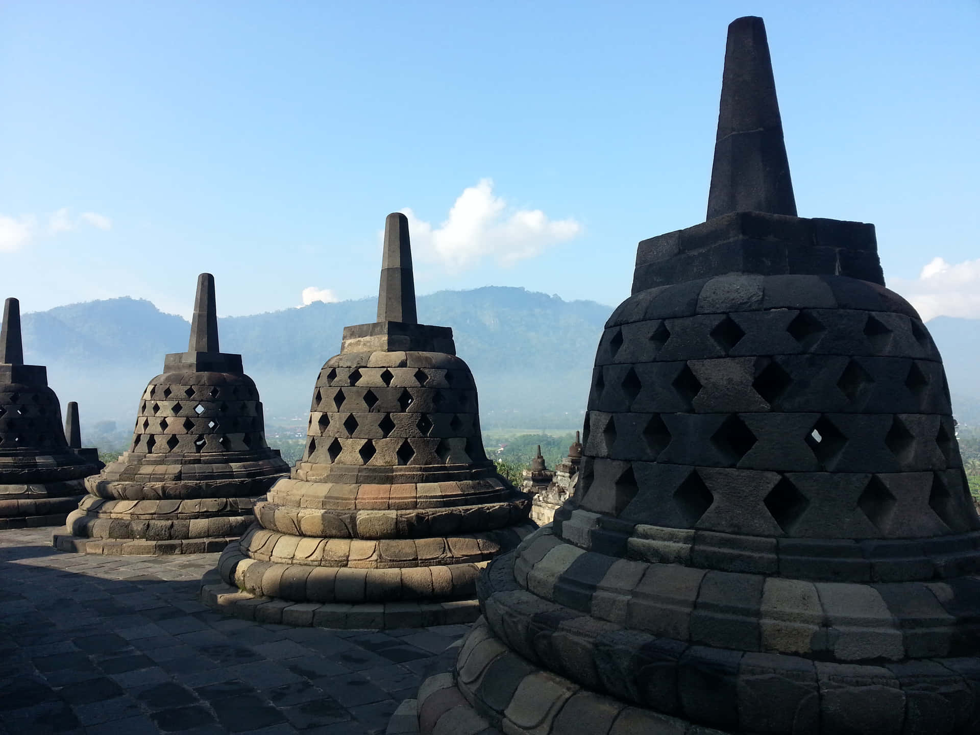 Incredible View On A Beautiful Day In Borobudur Temple Wallpaper