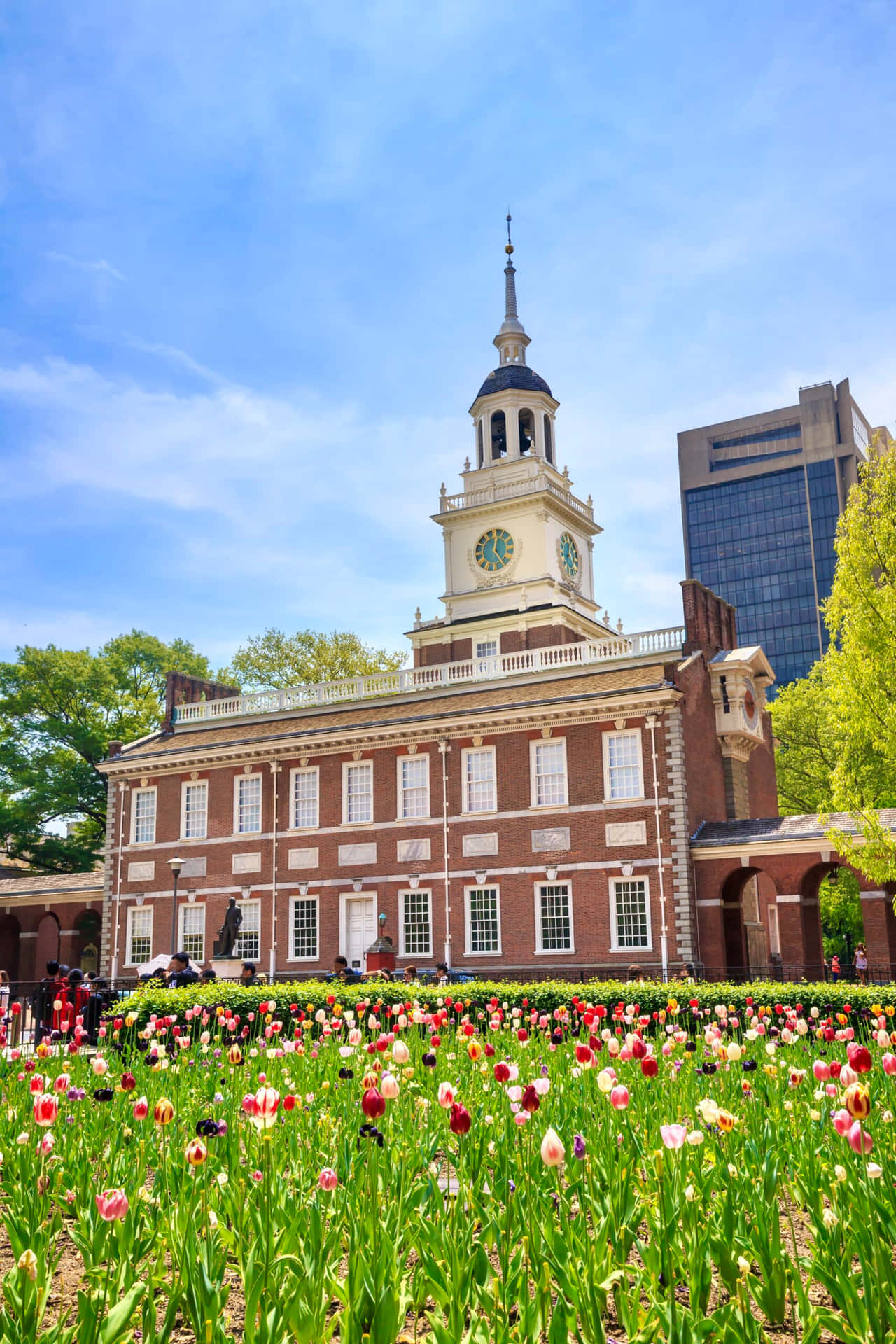 Independence Hall Springtime Flowers Wallpaper