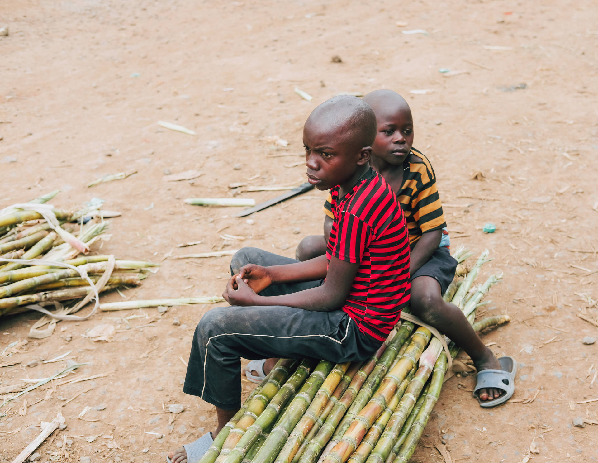 Indfødte Børn I Congo Wallpaper