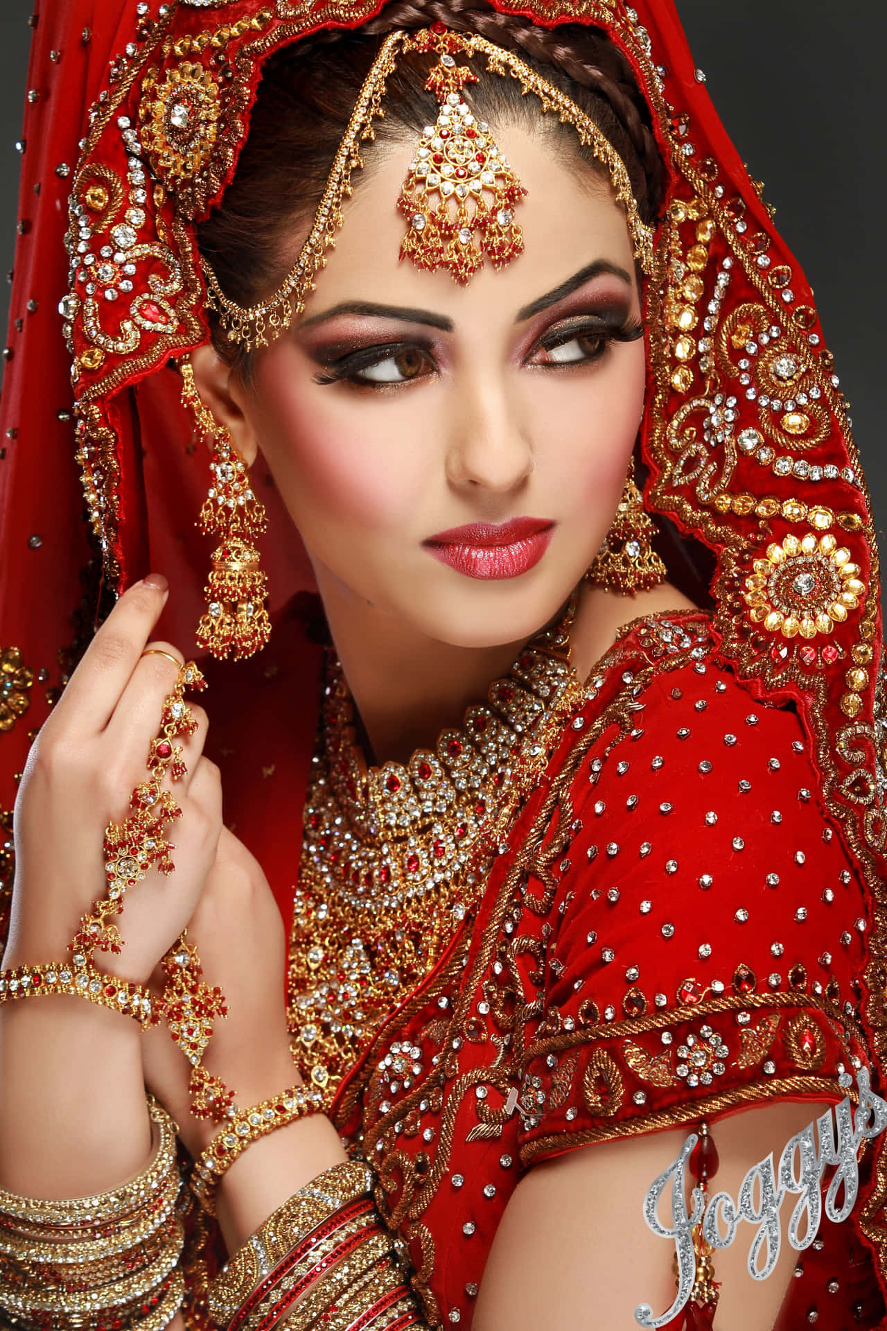 Indian Bride Seductive Look Picture