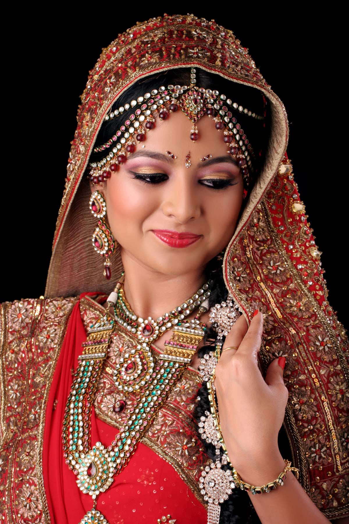 Bildeiner Indischen Braut Mit Goldenem Schmuck
