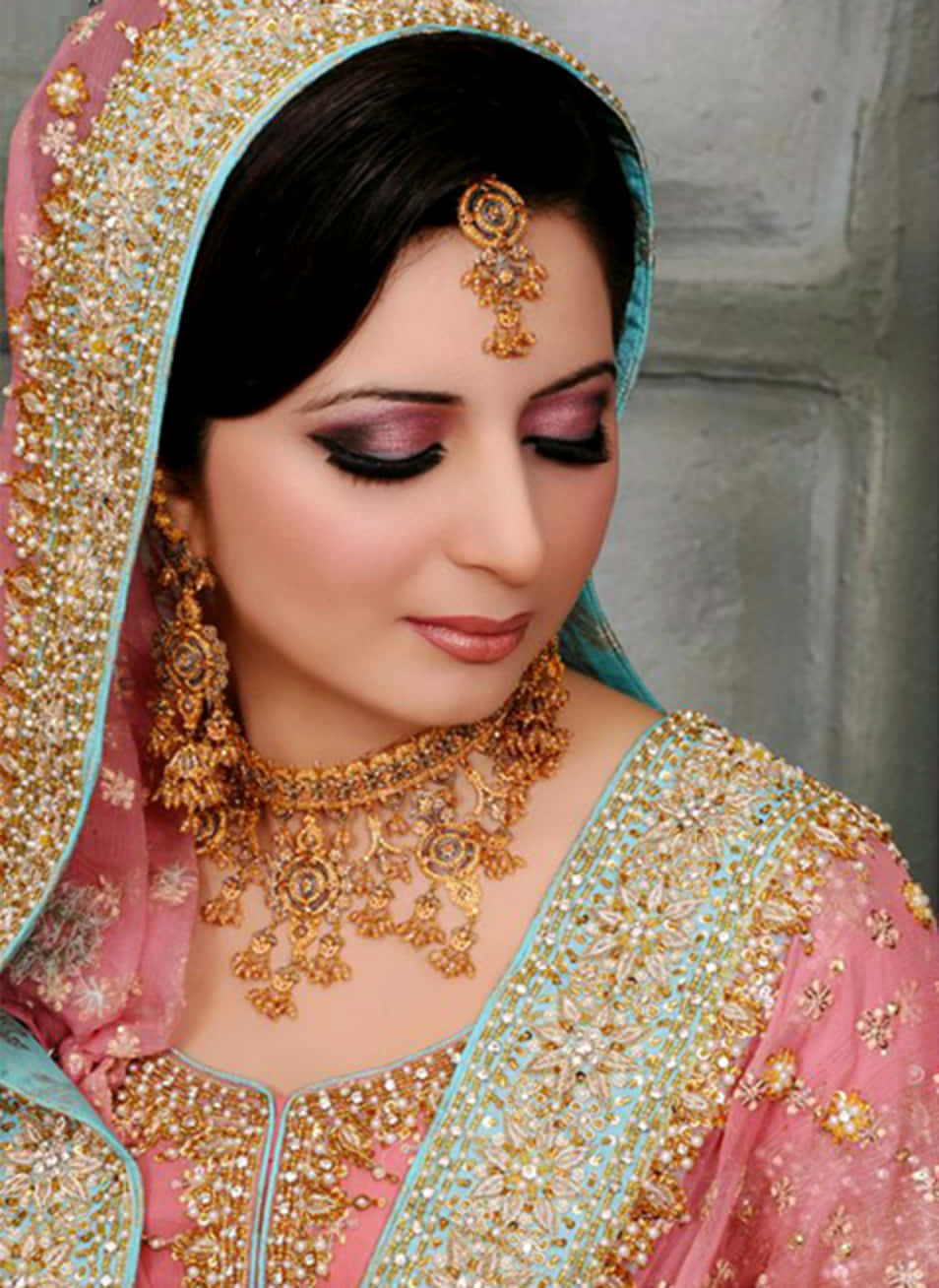 Indian Bride Pink Green Dress Picture