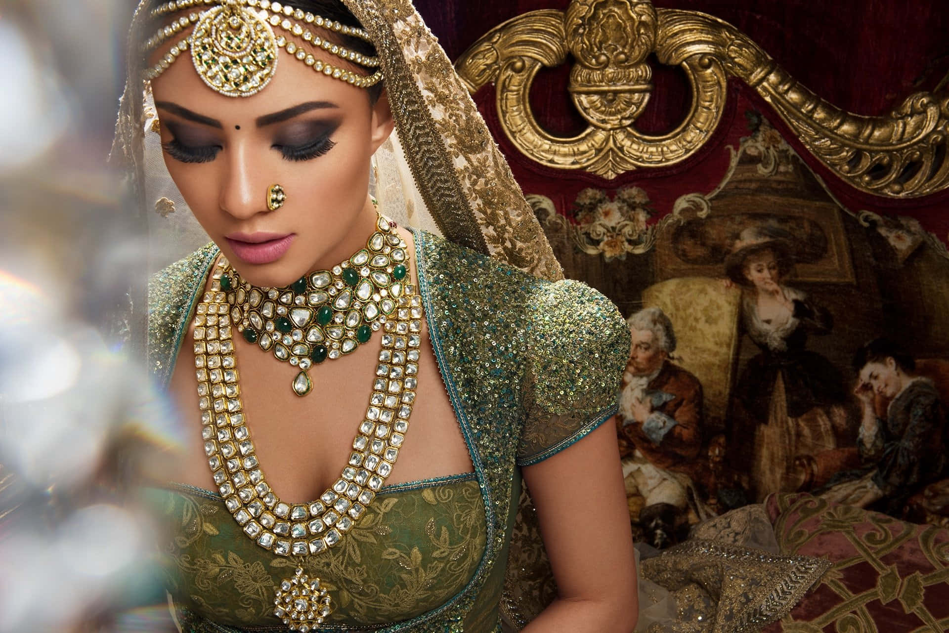Imagende Una Novia India Con Un Vestido Verde Y Dorado.