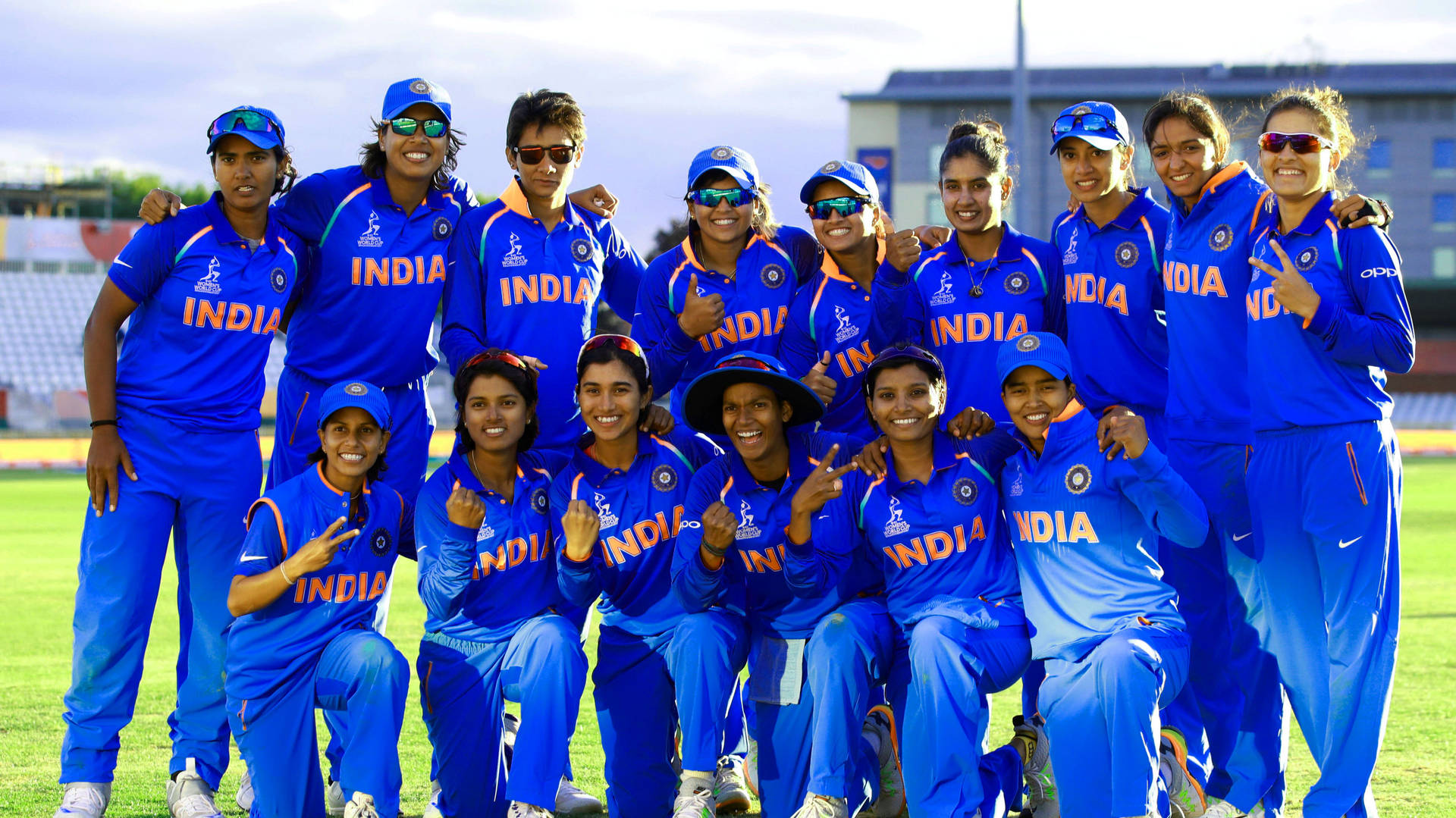 Indisk Cricket Kvinders Baseball Holds Bakgrundsbillede. Wallpaper