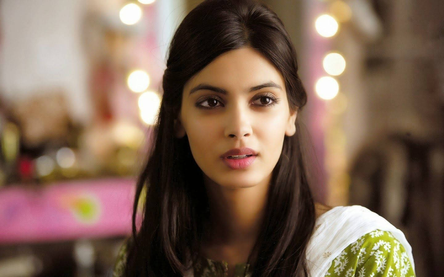 Indian Girl Beautiful Face Wallpaper