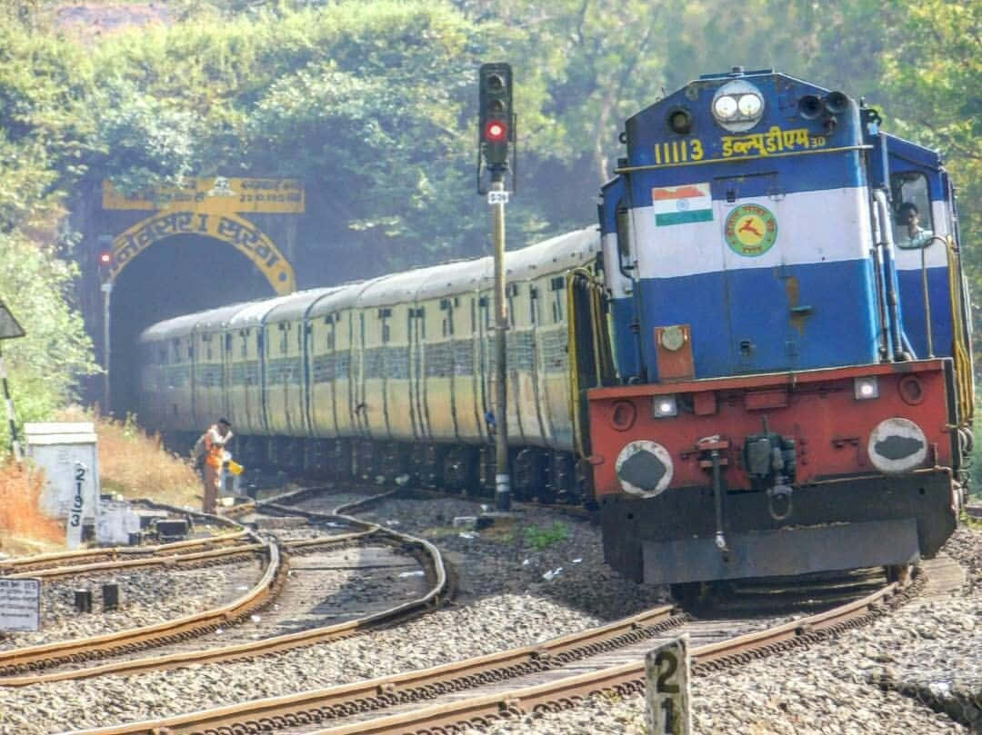 Fotol'immensa Rete Ferroviaria Dell'india - Una Delle Più Grandi Al Mondo