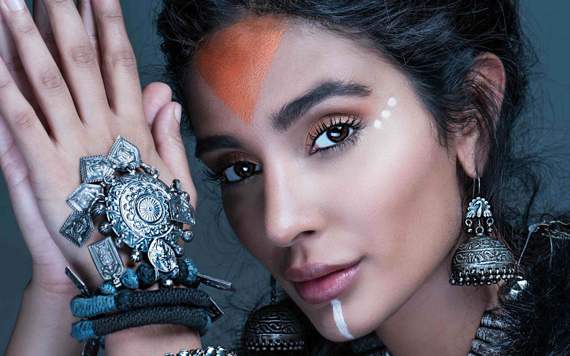 Indian Woman Celebrity Alankrita Sahai Extreme Tight Shot Wallpaper