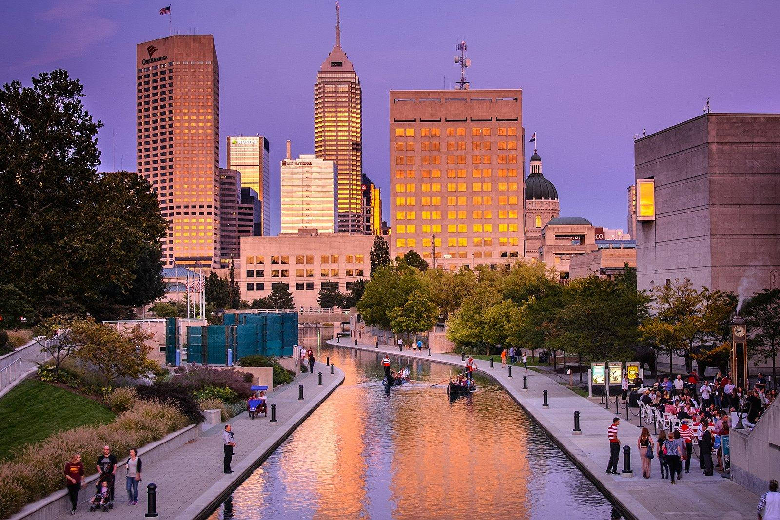 Indianapolis Canal Walk People Wallpaper