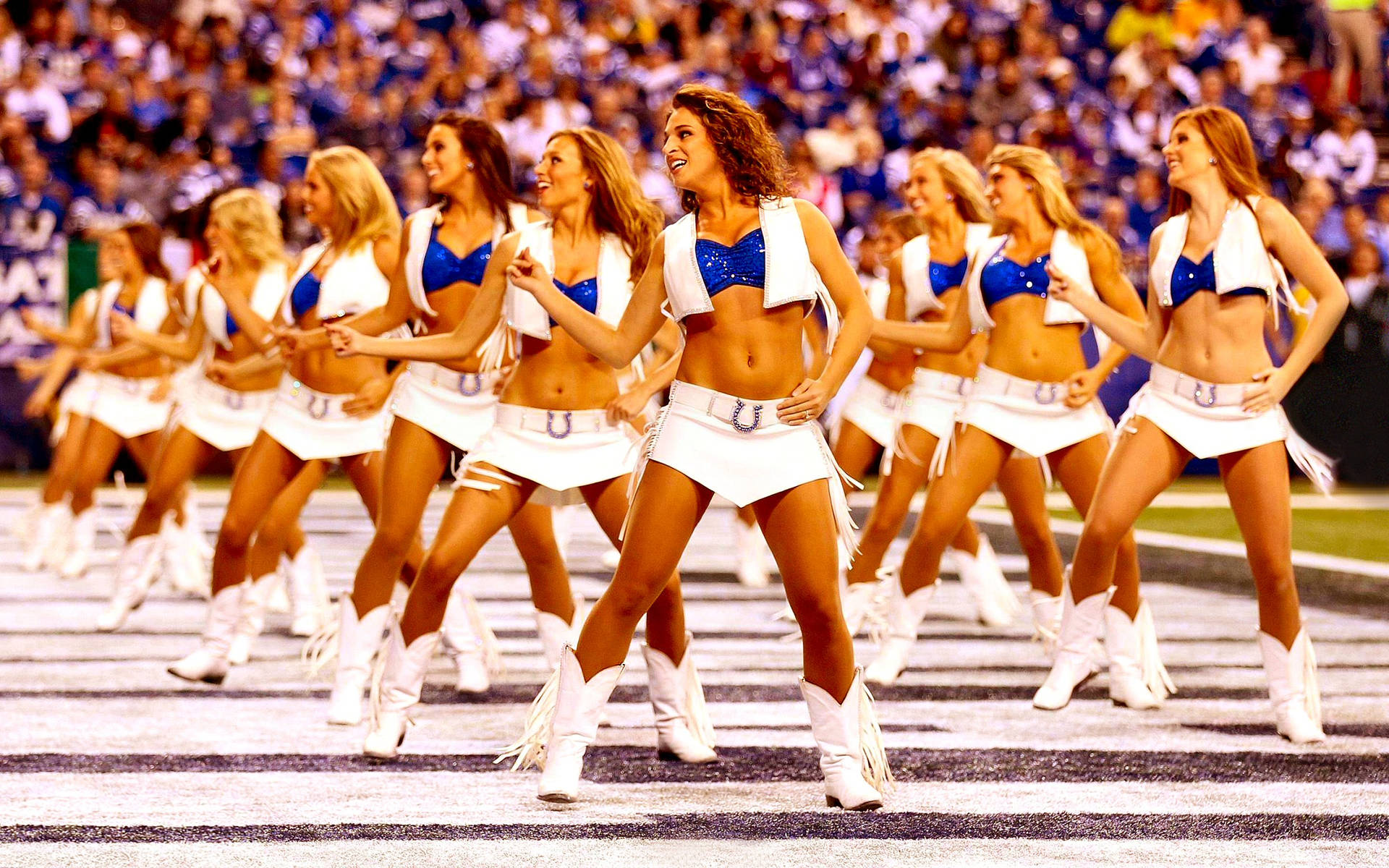 Indianapoliscolts Cheerleader In German Can Be Translated As 