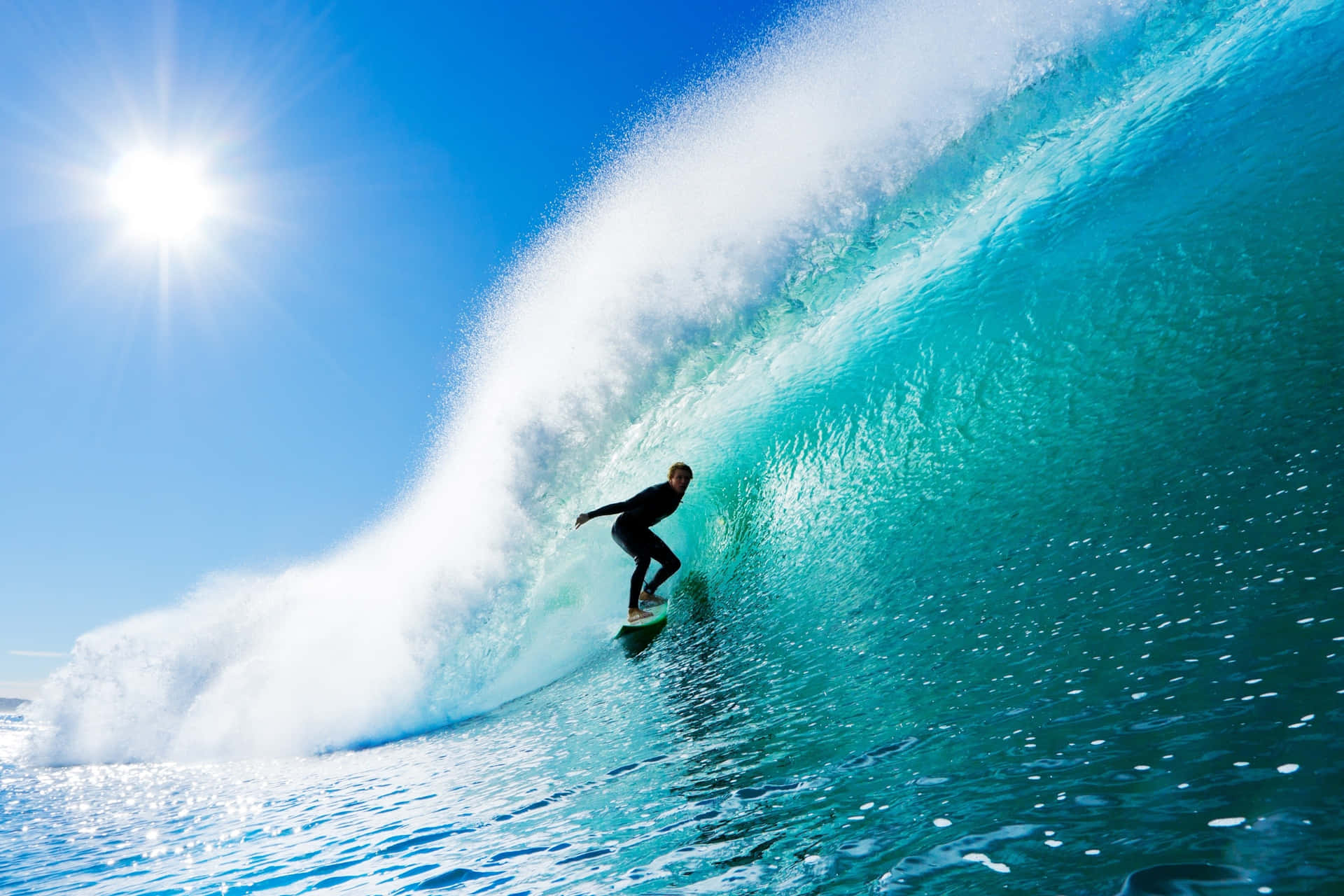Individual Man Surfing Wallpaper