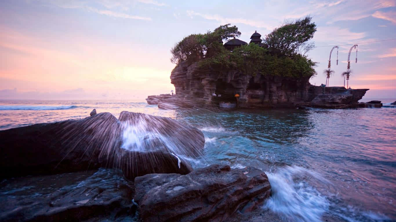 Explore the beauty of Indonesia!