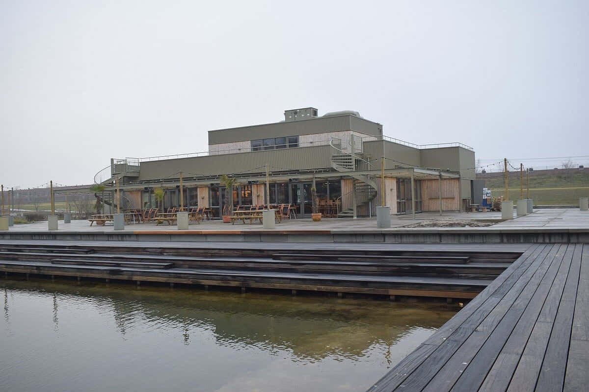 Café En Bord De Mer Industriel À Tilburg Fond d'écran