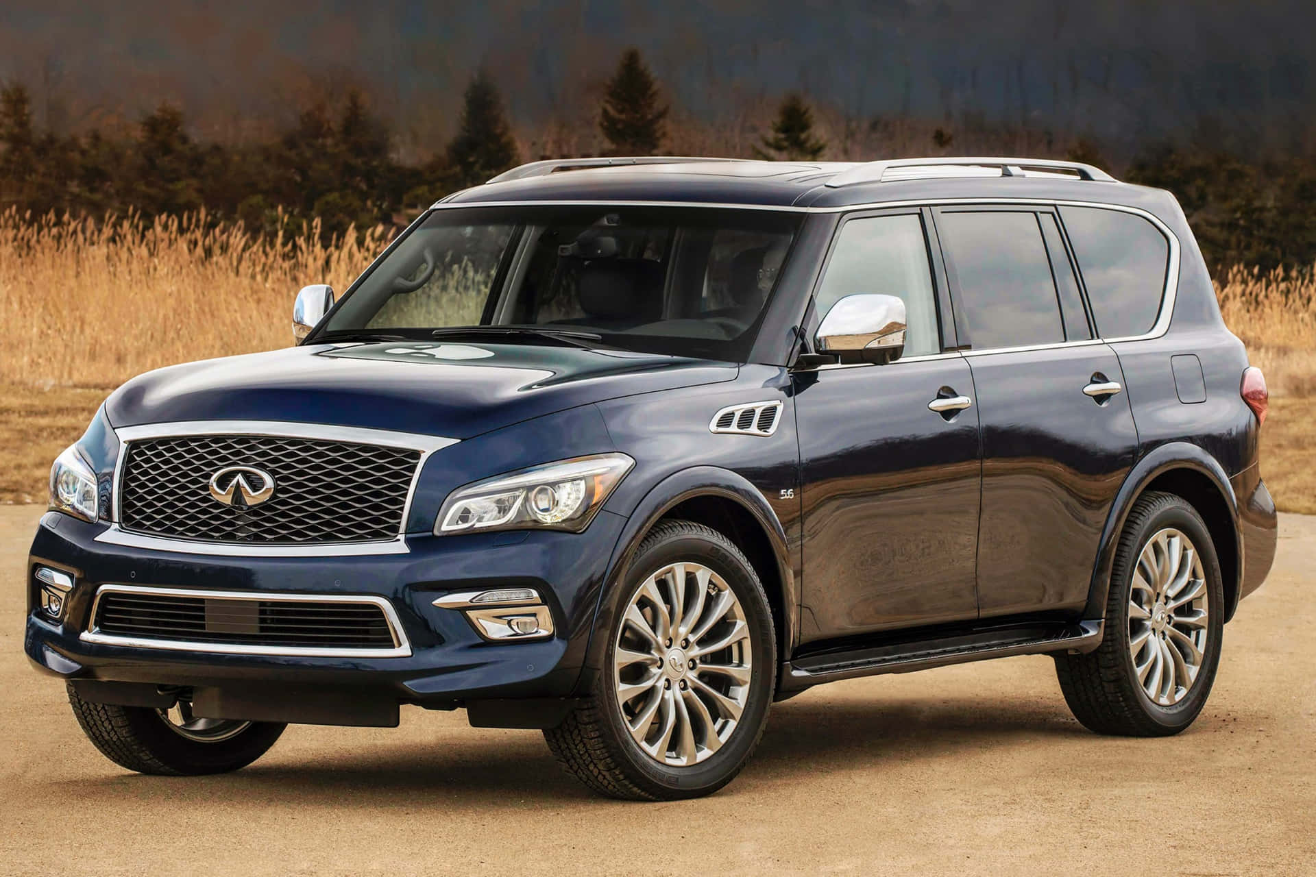 Lujosobre Ruedas: El Suv Infiniti Qx80 Fondo de pantalla