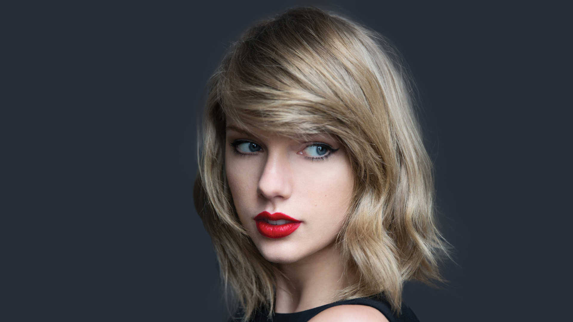 Innocent Side Look Taylor Swift Background