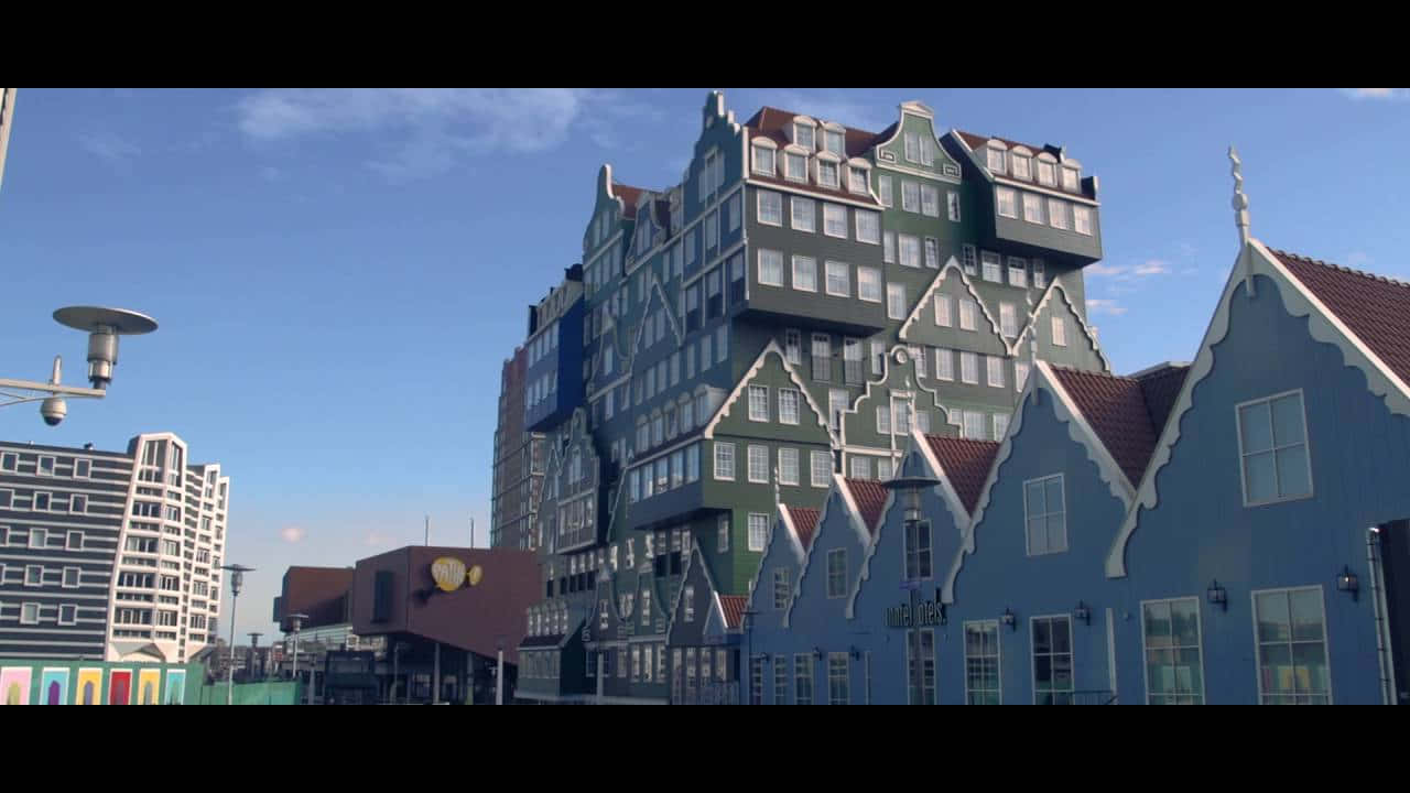 Inntelhotel Zaandam Con Casas Azules. Fondo de pantalla