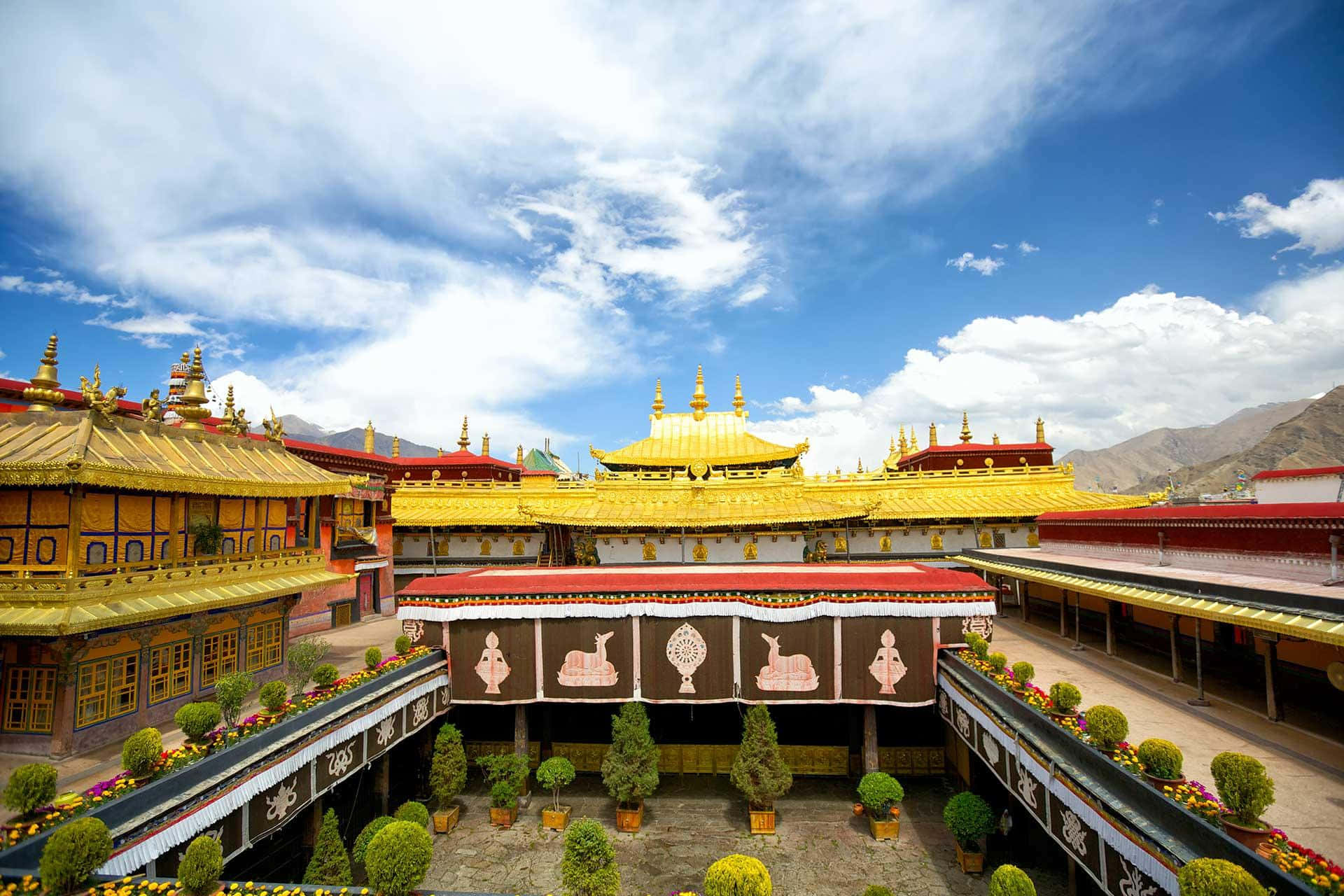 Inside The Jokhang Temple In Lhasa Wallpaper
