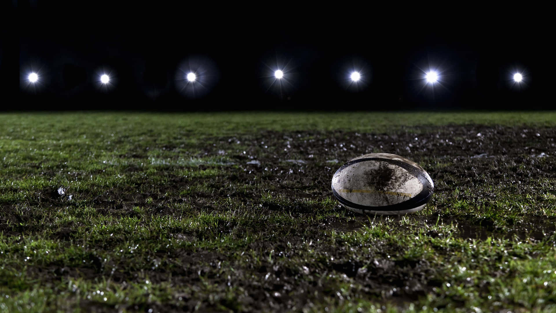 Intensapartita Di Rugby Sotto Un Cielo Drammatico