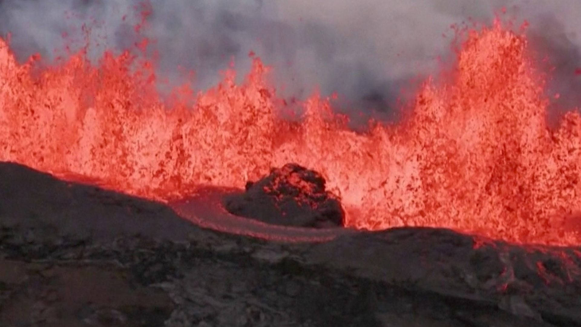 Intensogetto Di Lava Del Vulcano Kilauea Sfondo