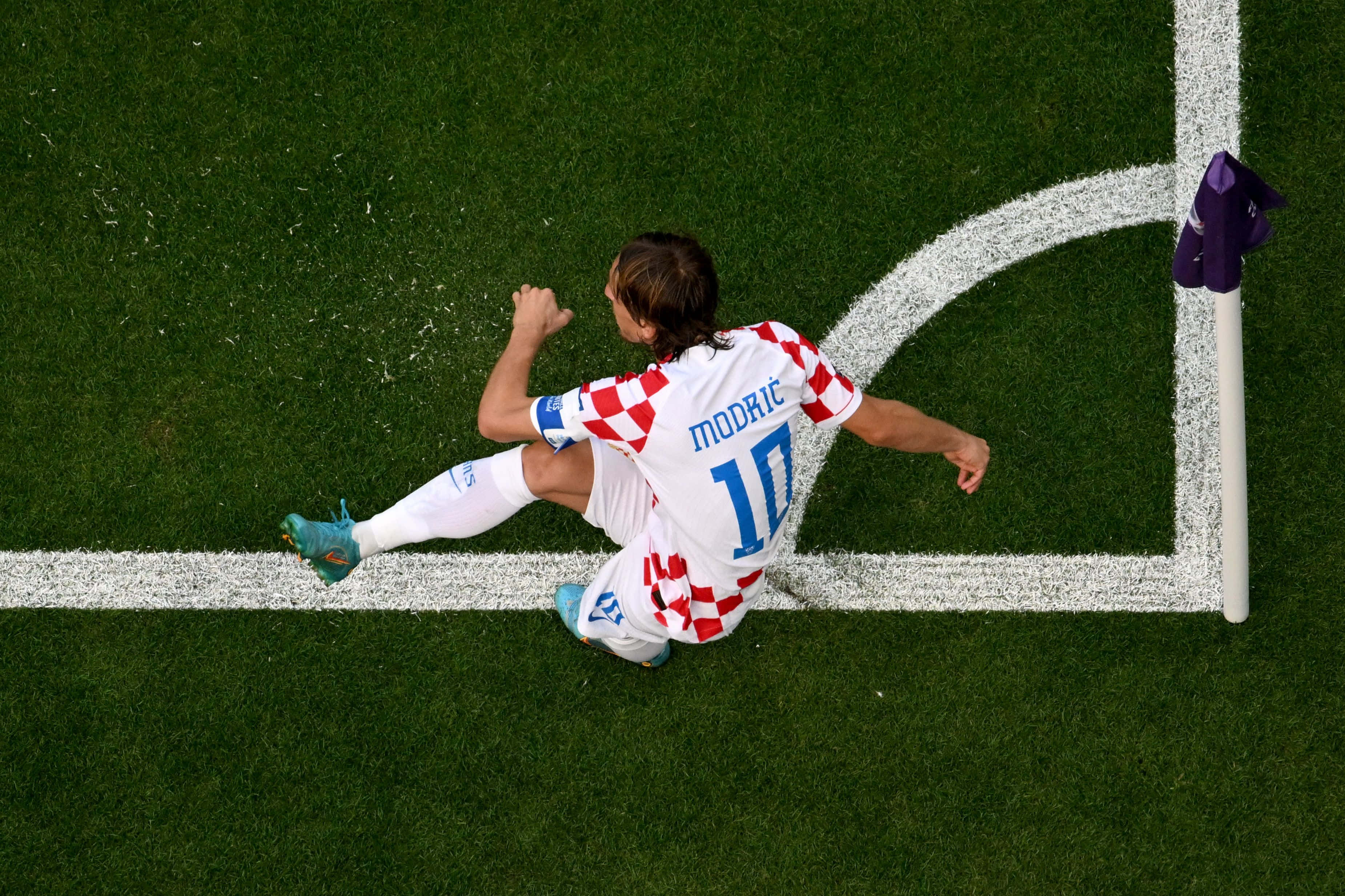 Intense Moment Of A Corner Kick In A Football Match Wallpaper