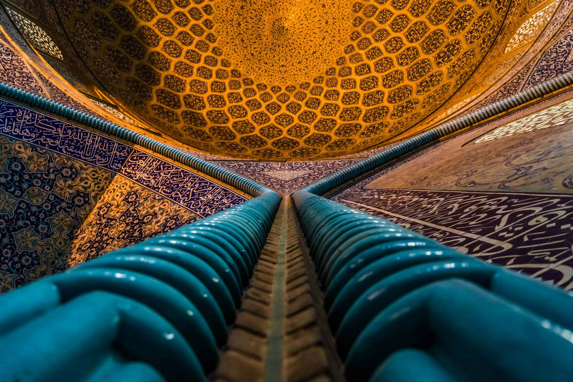 Interior Details Of Isfahan Sheikh Lotfollah Wallpaper