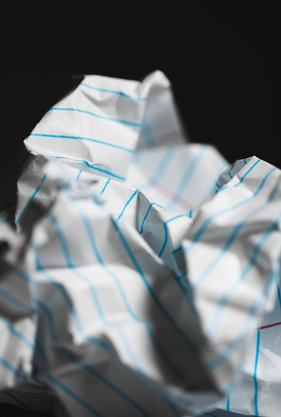 Caption: The Art of Simplicity: Crumpled Paper Layout Wallpaper