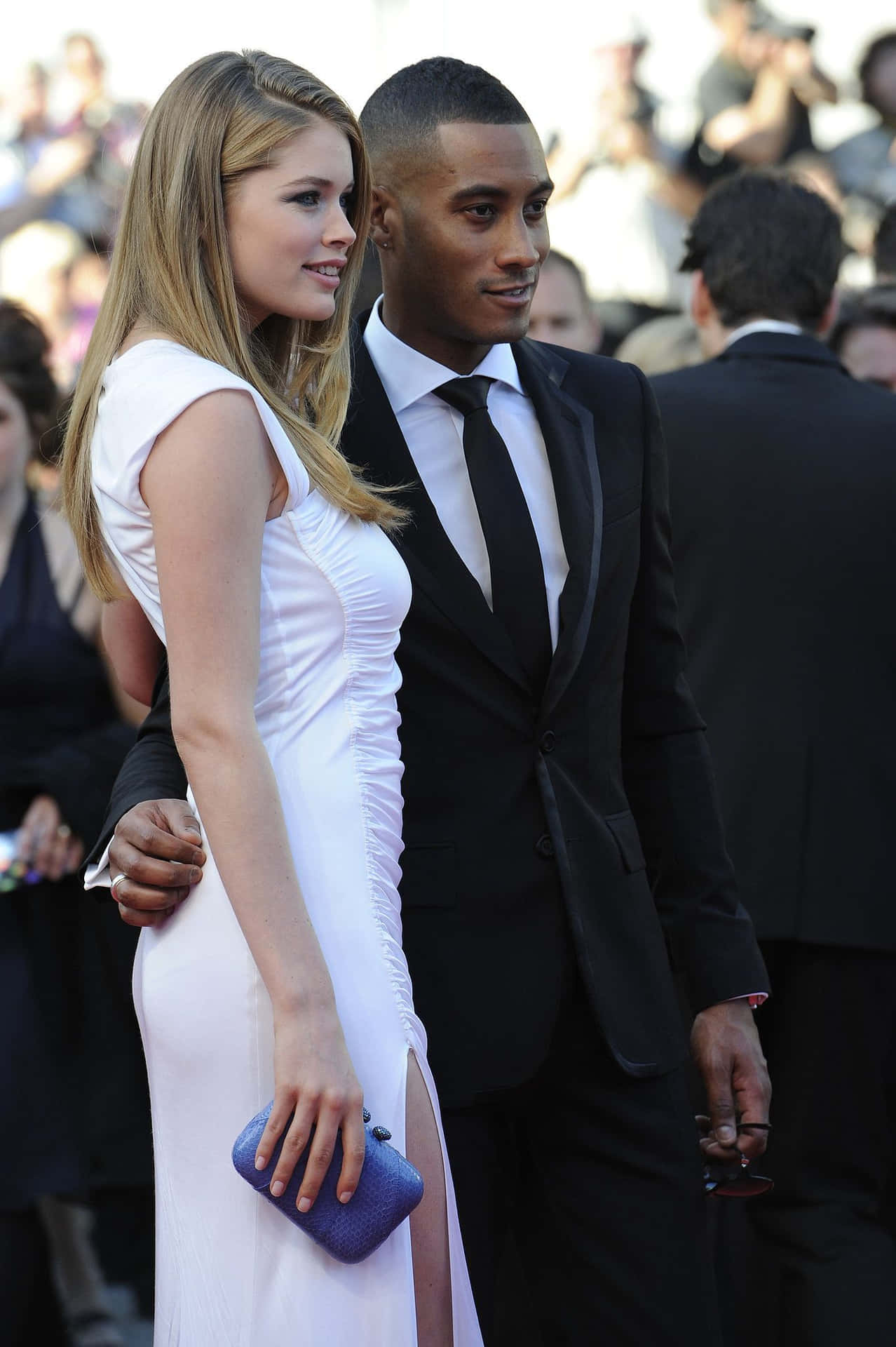 Interracial Couple In Red Carpet Wallpaper