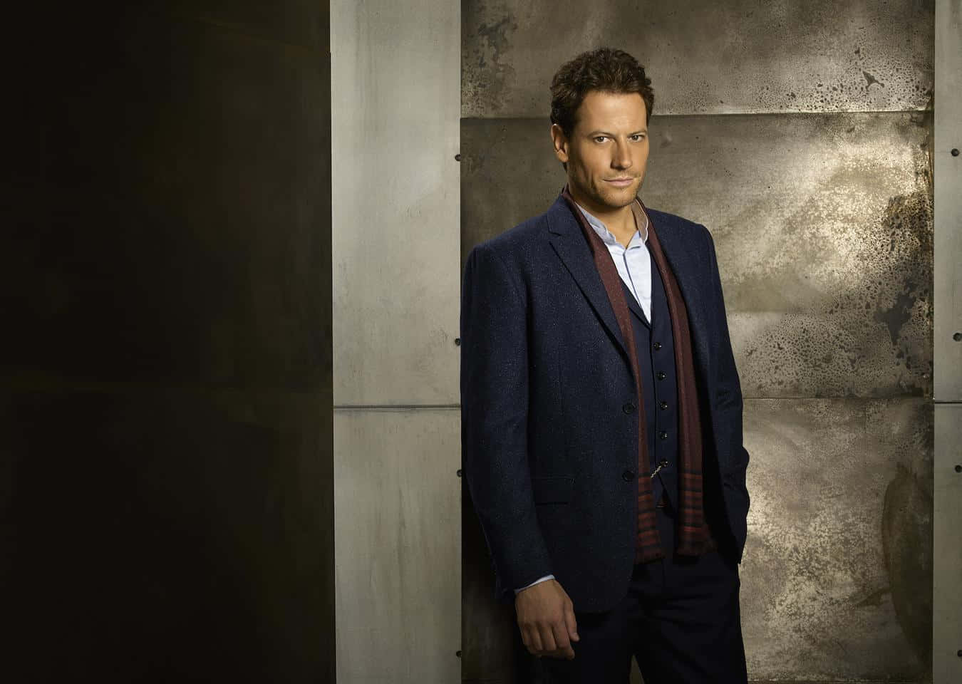 Ioan Gruffudd poses in this stylish portrait Wallpaper