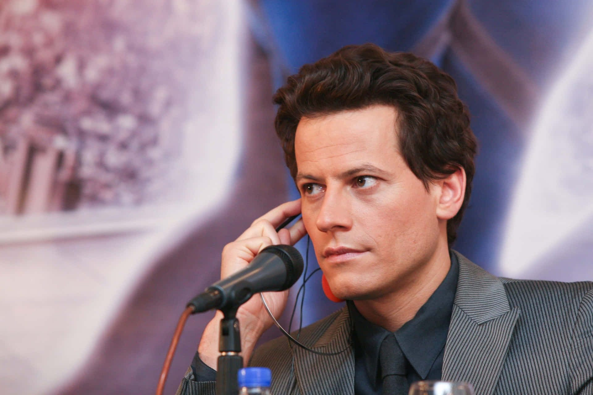 Ioan Gruffudd 2560 X 1707 Bakgrunnsbildet