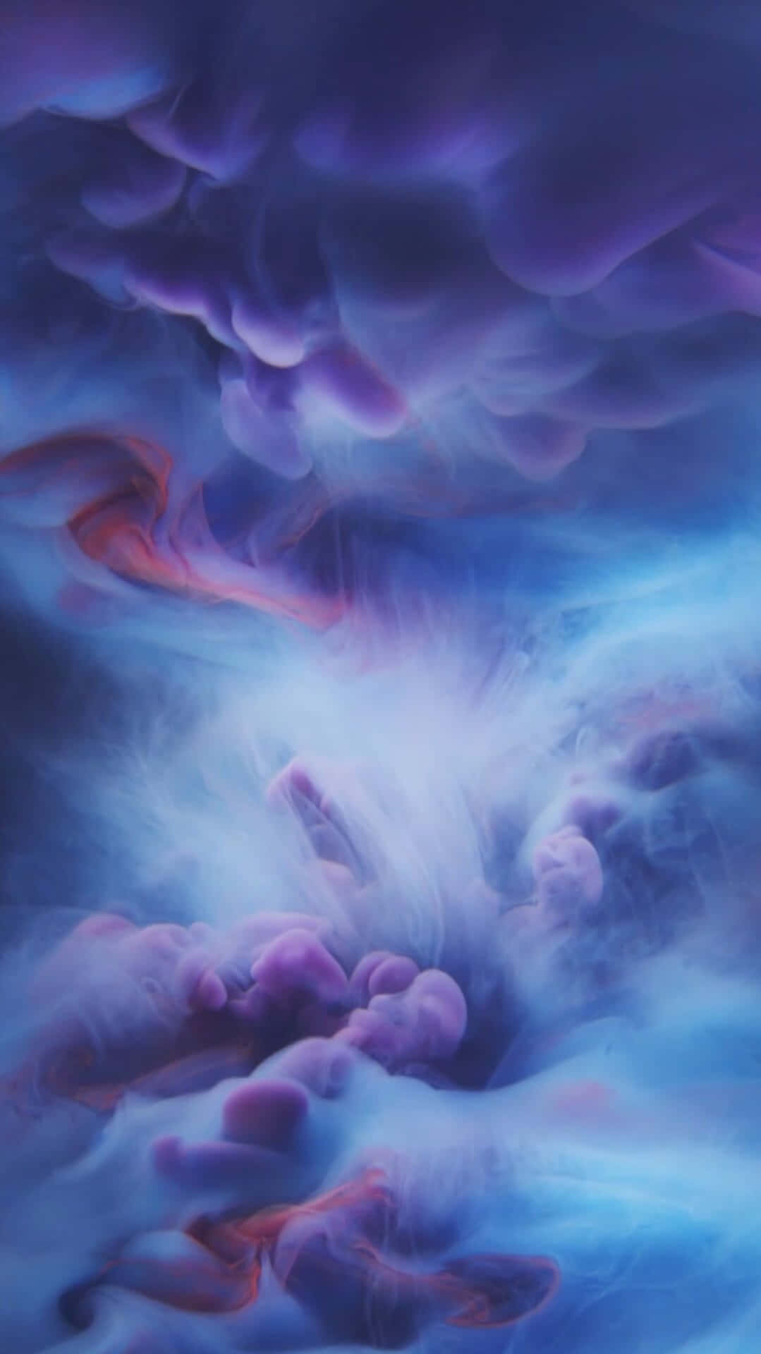 Ios1 Lila Und Blaue Wolken Wallpaper